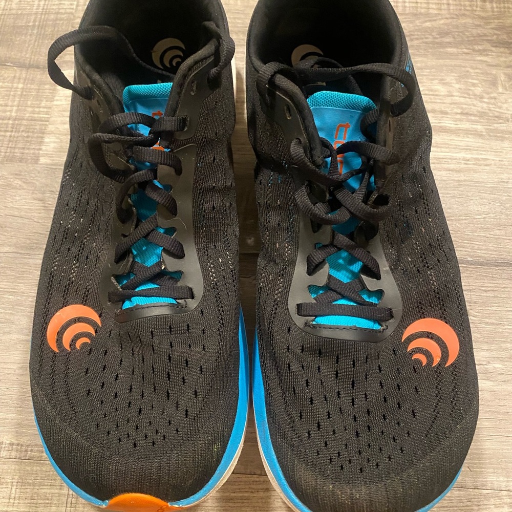 Topo Designs Black and Blue Specter Size 9 Running Shoe